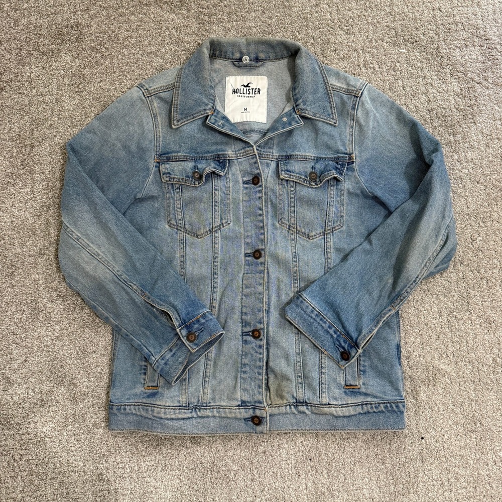 Hollister‎ Denim Jacket Blue Wash Classic Trucker Style Size Medium